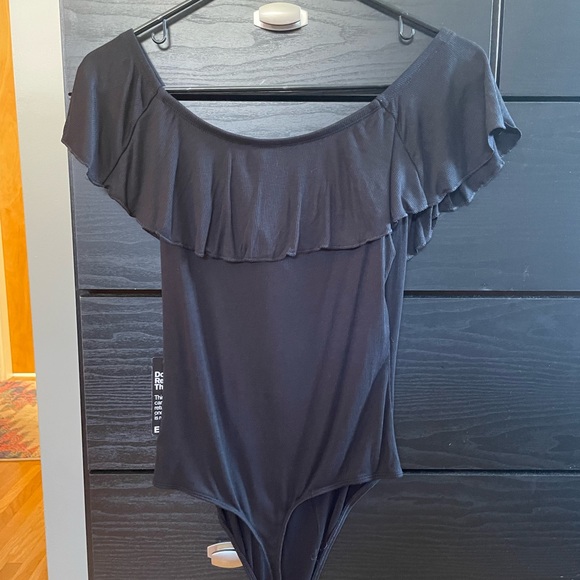 NWT Express Ruffle Bodysuit - Picture 3 of 3